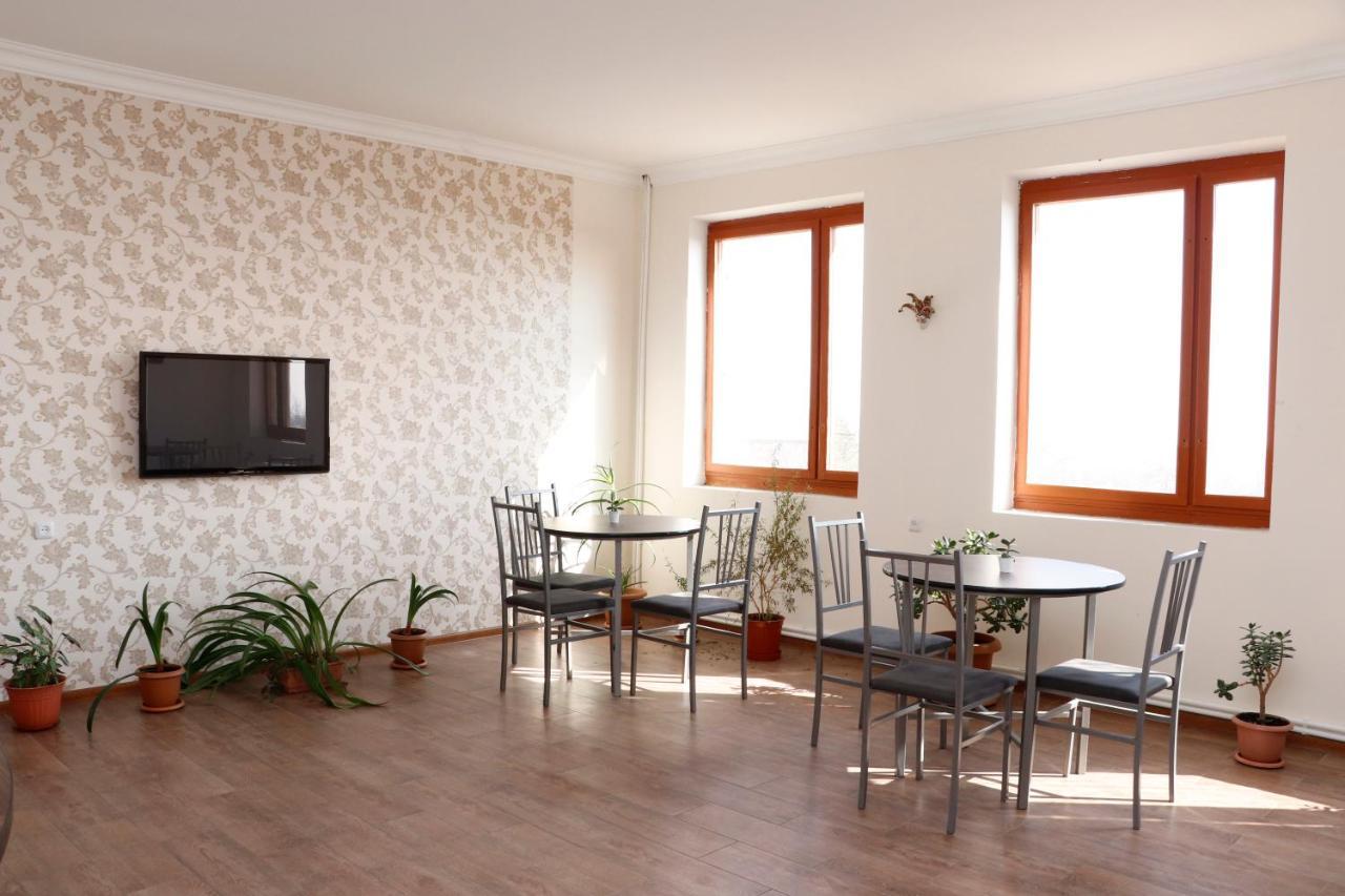 Seva Guesthouse And Cottages Byurakan 외부 사진